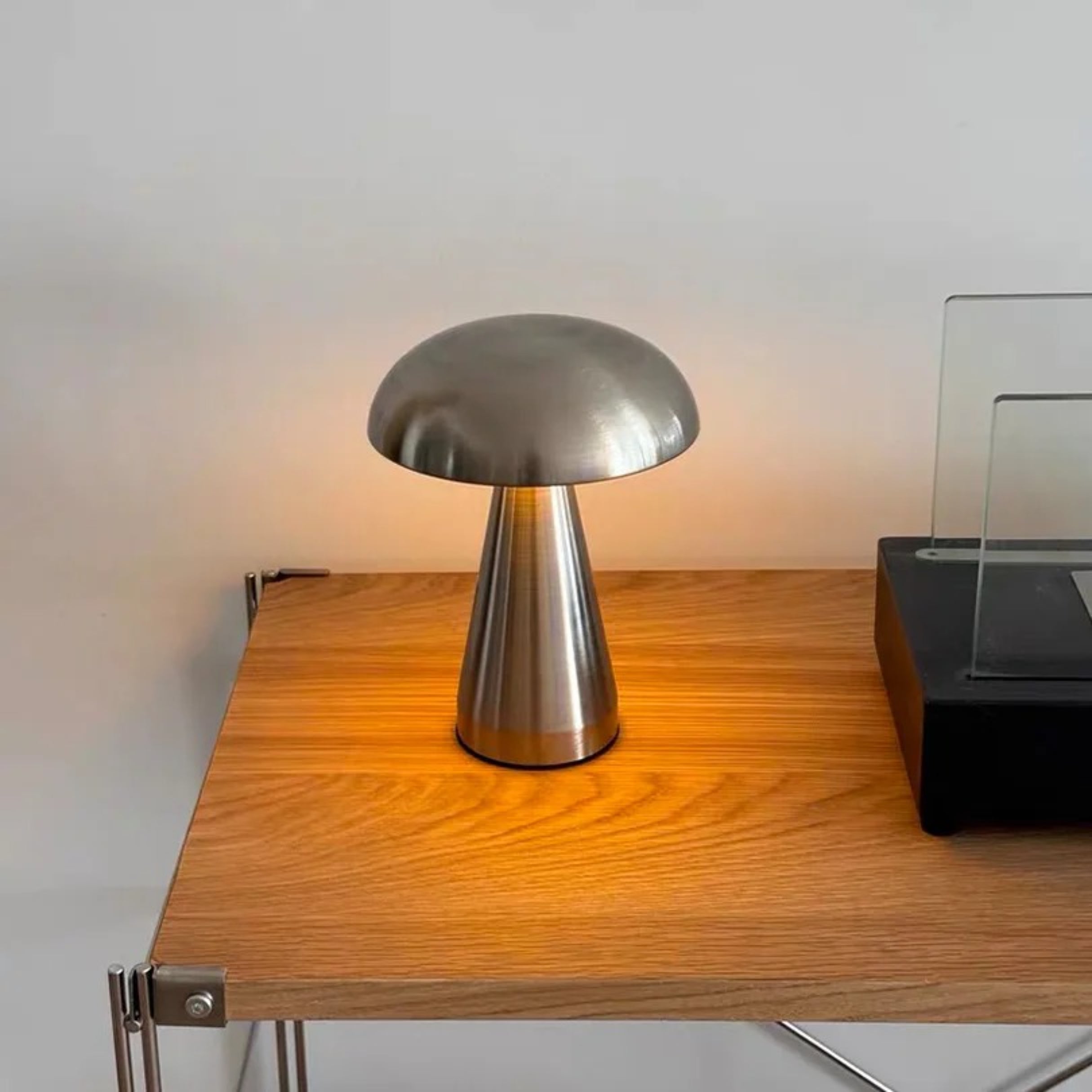 Lampe de Table Champignon Métallique – Éclairage LED Élégant et Moderne Ma boutique