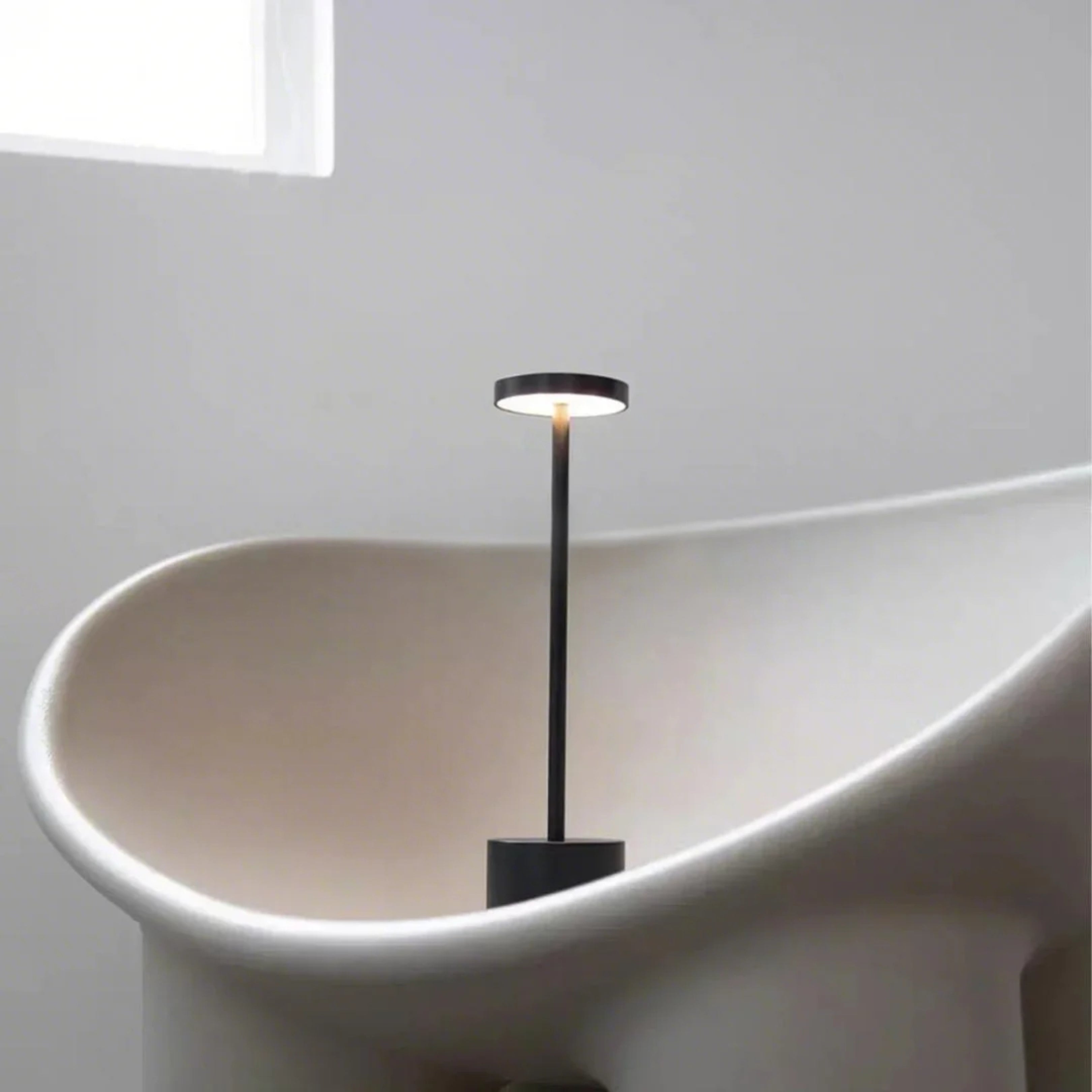Lampe de Table LED Design Minimaliste – Éclairage Élégant et Rechargeable Ma boutique