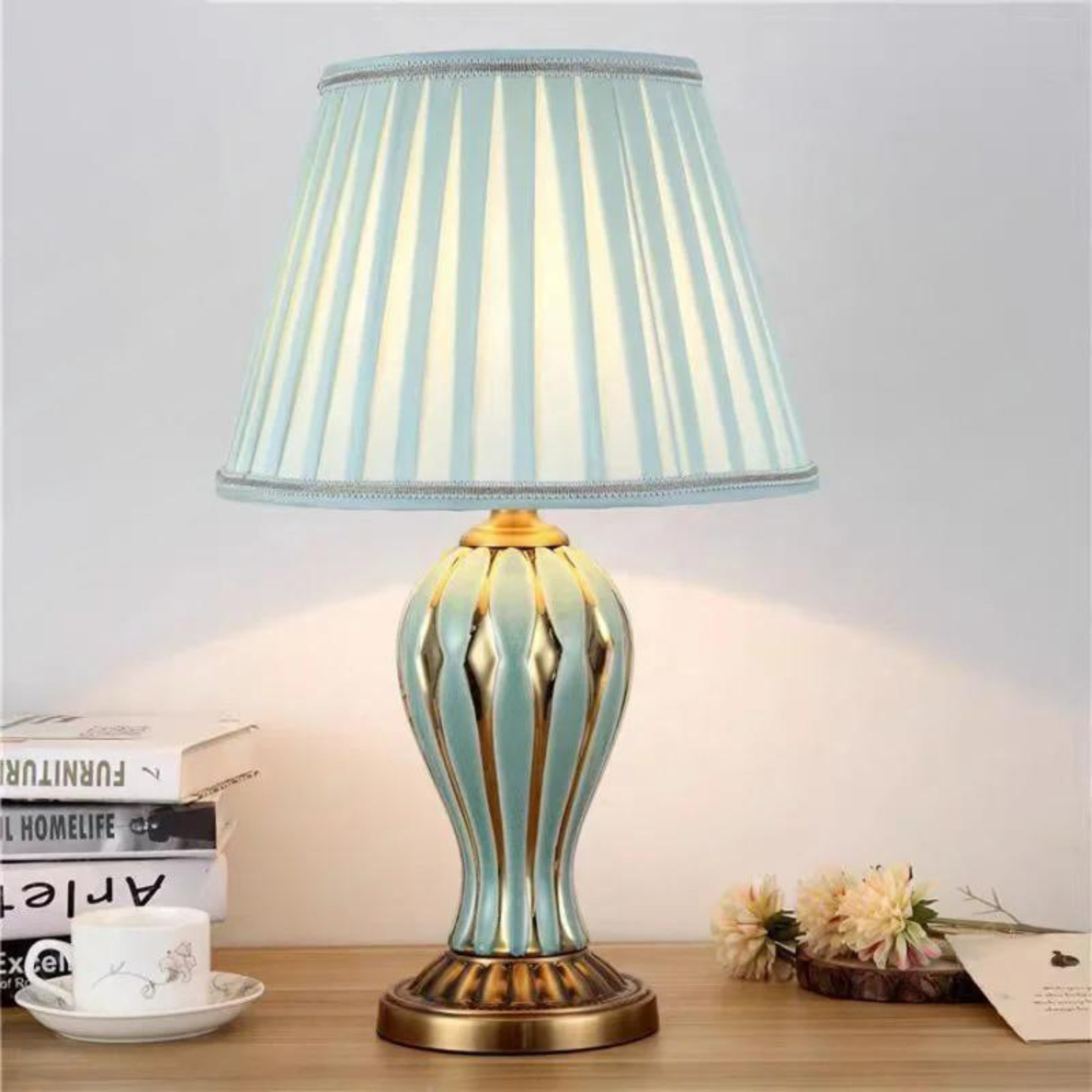 Lampe de table élégante d'inspiration vintage avec abat-jour plissé Ma boutique
