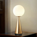 Lampe de table moderne en forme de cône argenté avec globe en verre dépoli Ma boutique