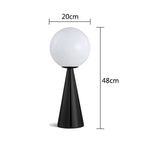 Lampe de table moderne en forme de cône argenté avec globe en verre dépoli Ma boutique